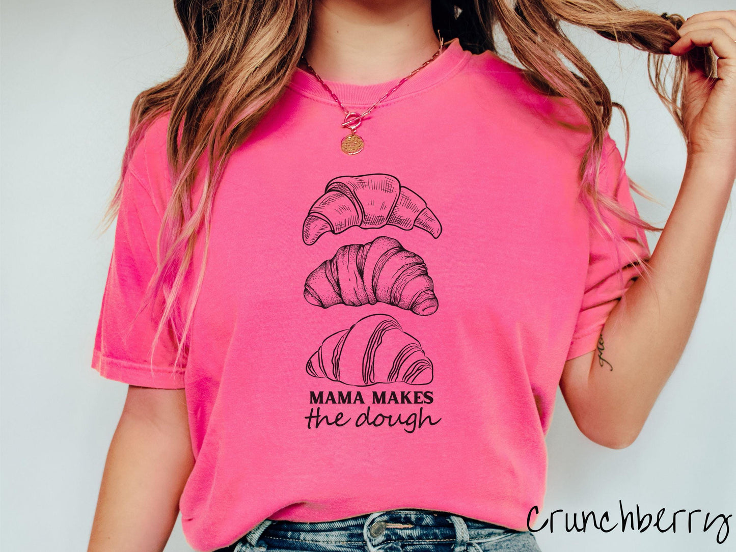 Mama Makes The Dough Croissant Outline Comfort Colors Shirt, Minimalistic Pun Sourdough Tee, Bread Maker Gift T-Shirt, Funny Baking Tee
