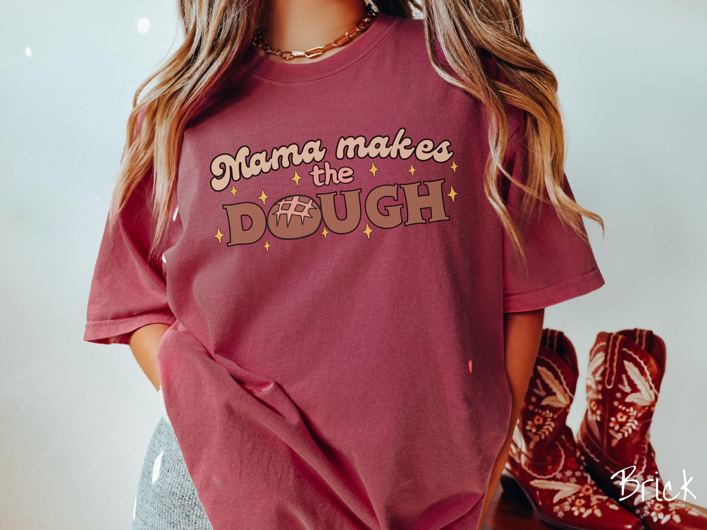 Mama Makes The Dough Retro Comfort Colors Shirt, Pun Sourdough Tee, Bread Maker Gift T-Shirt, Funny Baking Tee, Homesteading Tee shirt