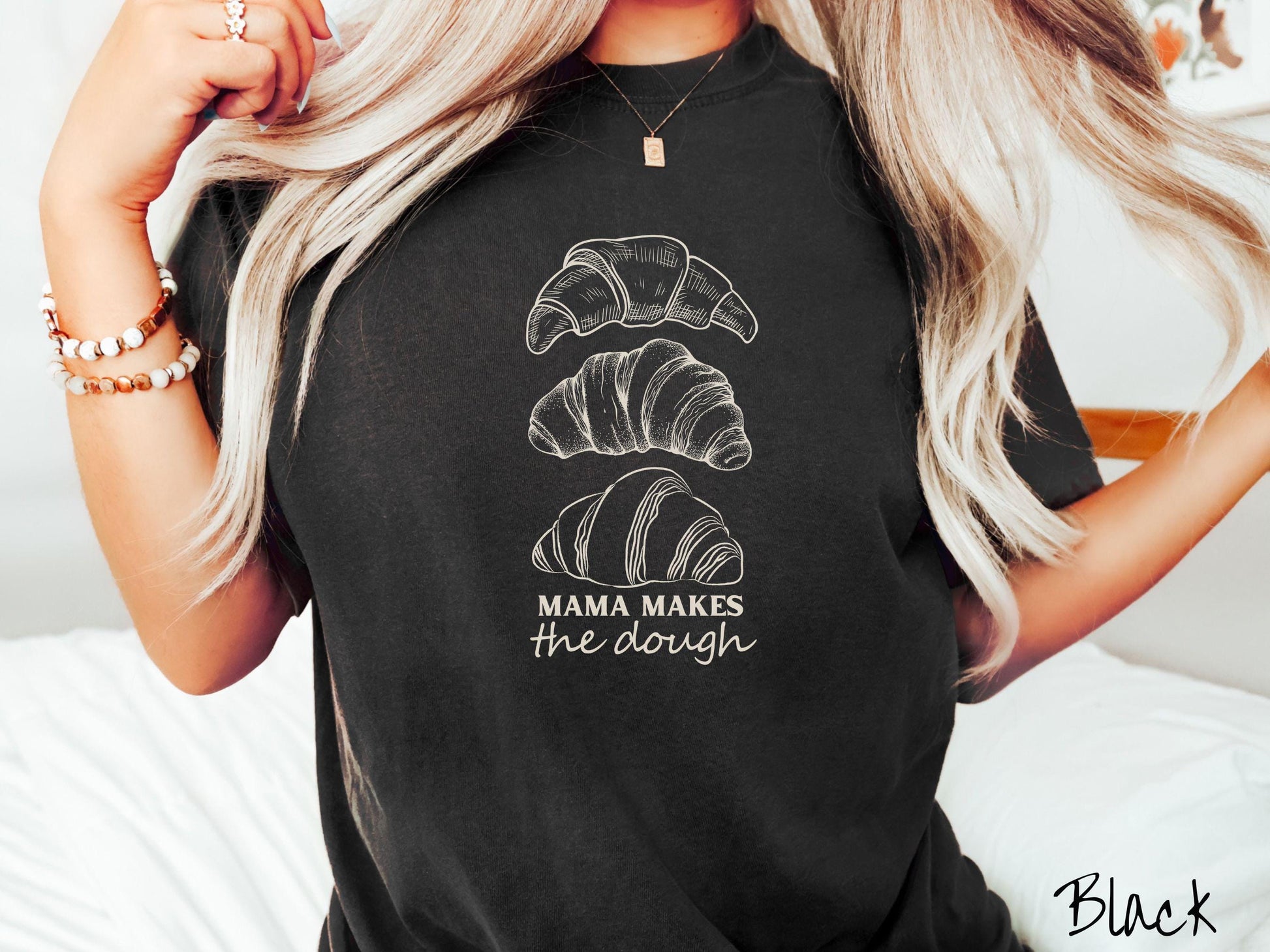 Mama Makes The Dough Croissant Outline Comfort Colors Shirt, Minimalistic Pun Sourdough Tee, Bread Maker Gift T-Shirt, Funny Baking Tee
