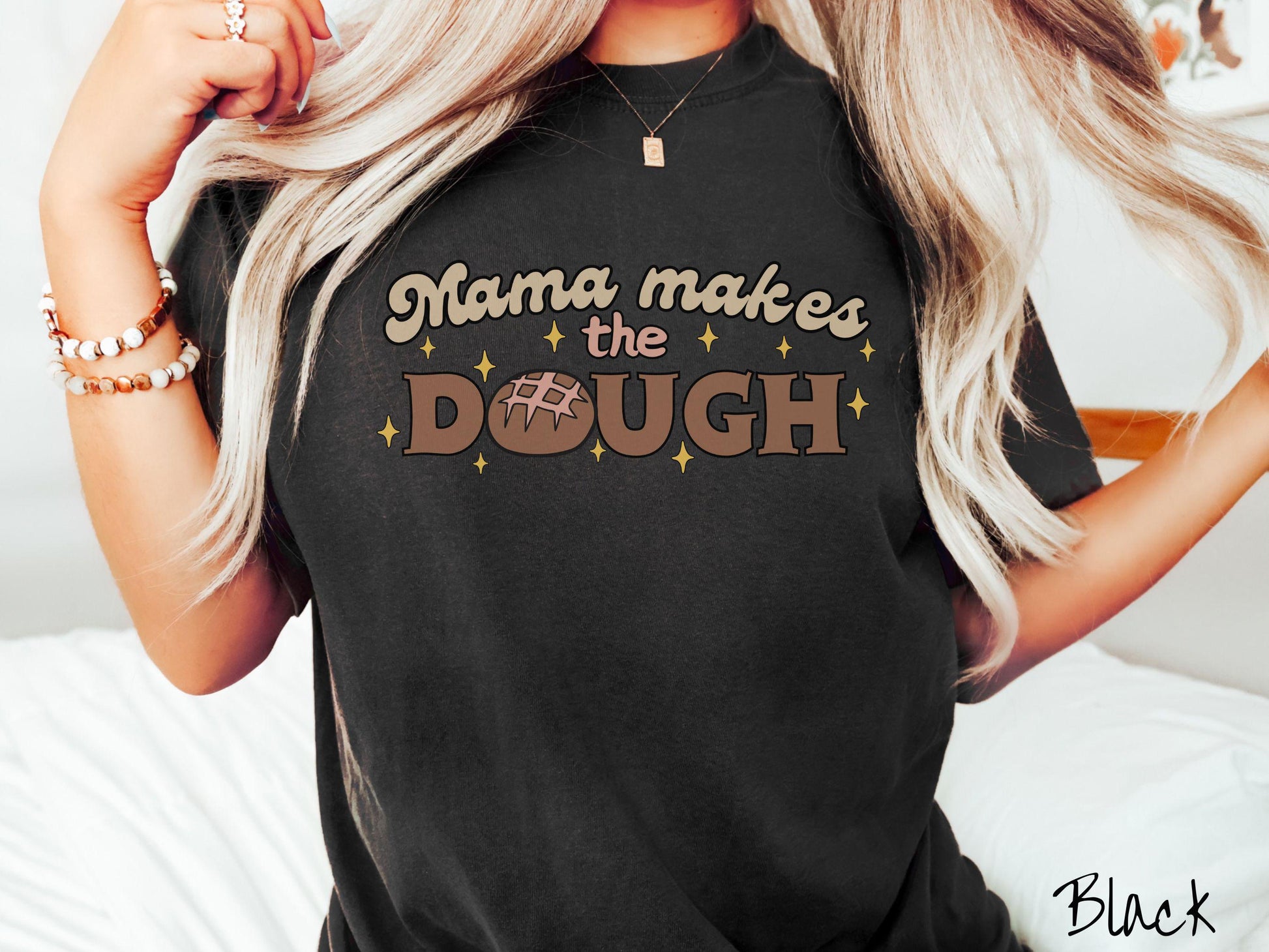 Mama Makes The Dough Retro Comfort Colors Shirt, Pun Sourdough Tee, Bread Maker Gift T-Shirt, Funny Baking Tee, Homesteading Tee shirt