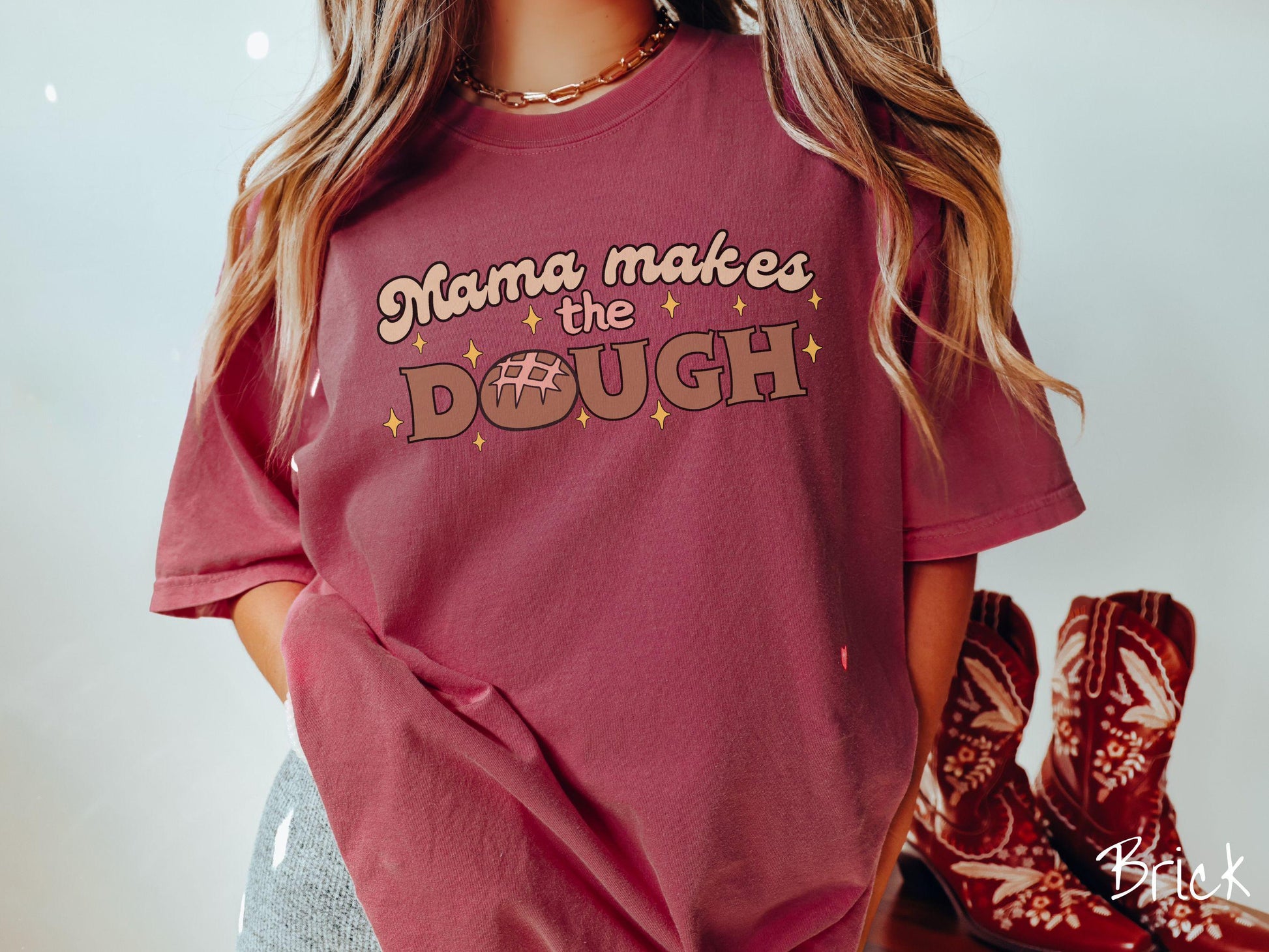 Mama Makes The Dough Retro Comfort Colors Shirt, Pun Sourdough Tee, Bread Maker Gift T-Shirt, Funny Baking Tee, Homesteading Tee shirt