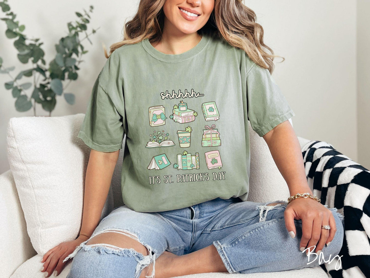 Librarian St Patricks Day Shirt, Lucky Librarian Tee, Book Lover Shamrock Shirt, Library Staff Green Shirt, Reading Teacher Grid Tee